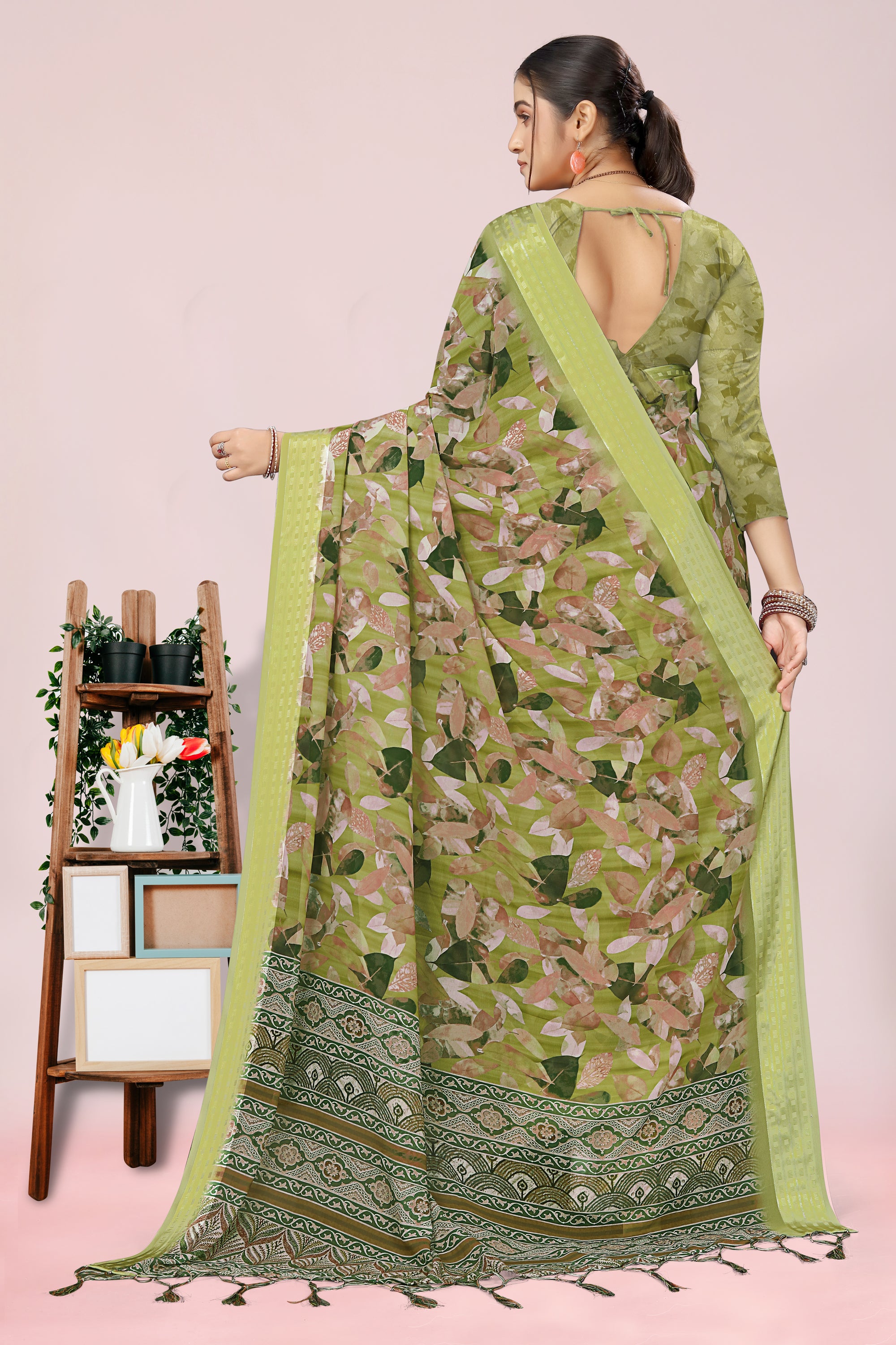 Nithi Mehandi Green Weightless Saree