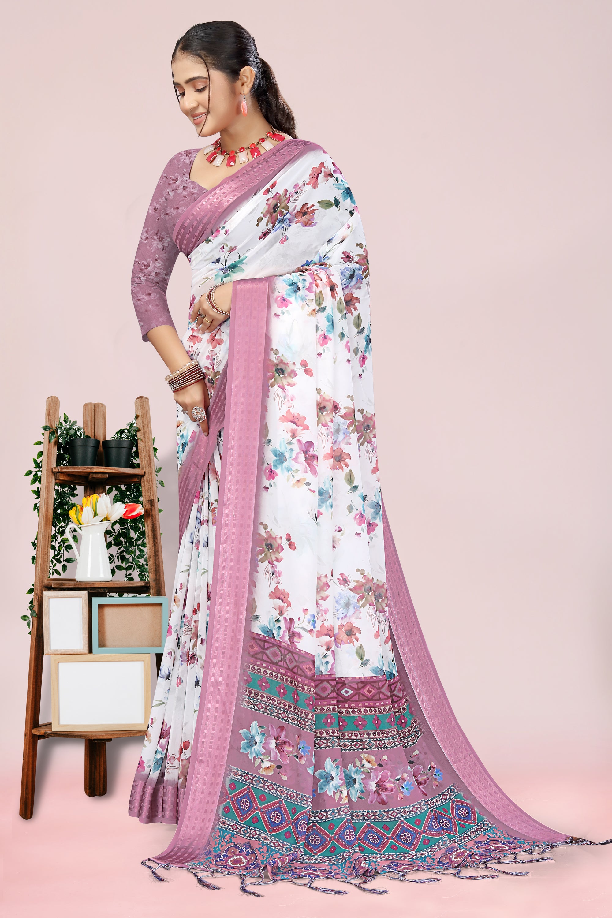 Nithi Pinkish White Weightless Saree