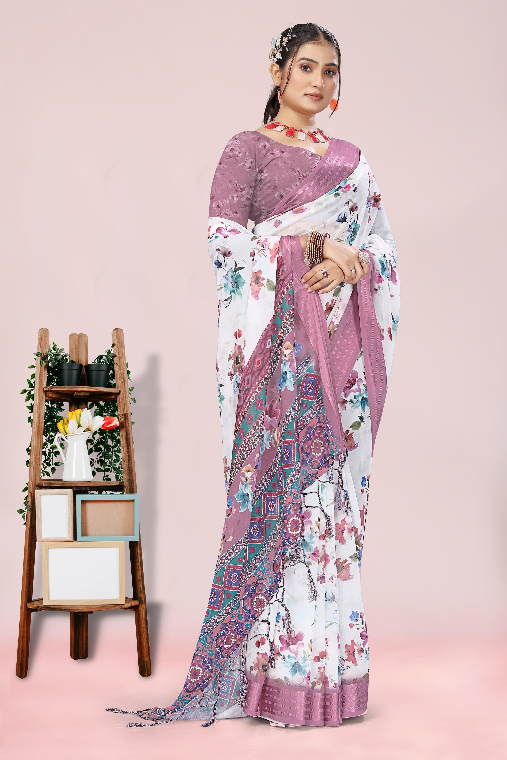 Nithi Pinkish White Weightless Saree