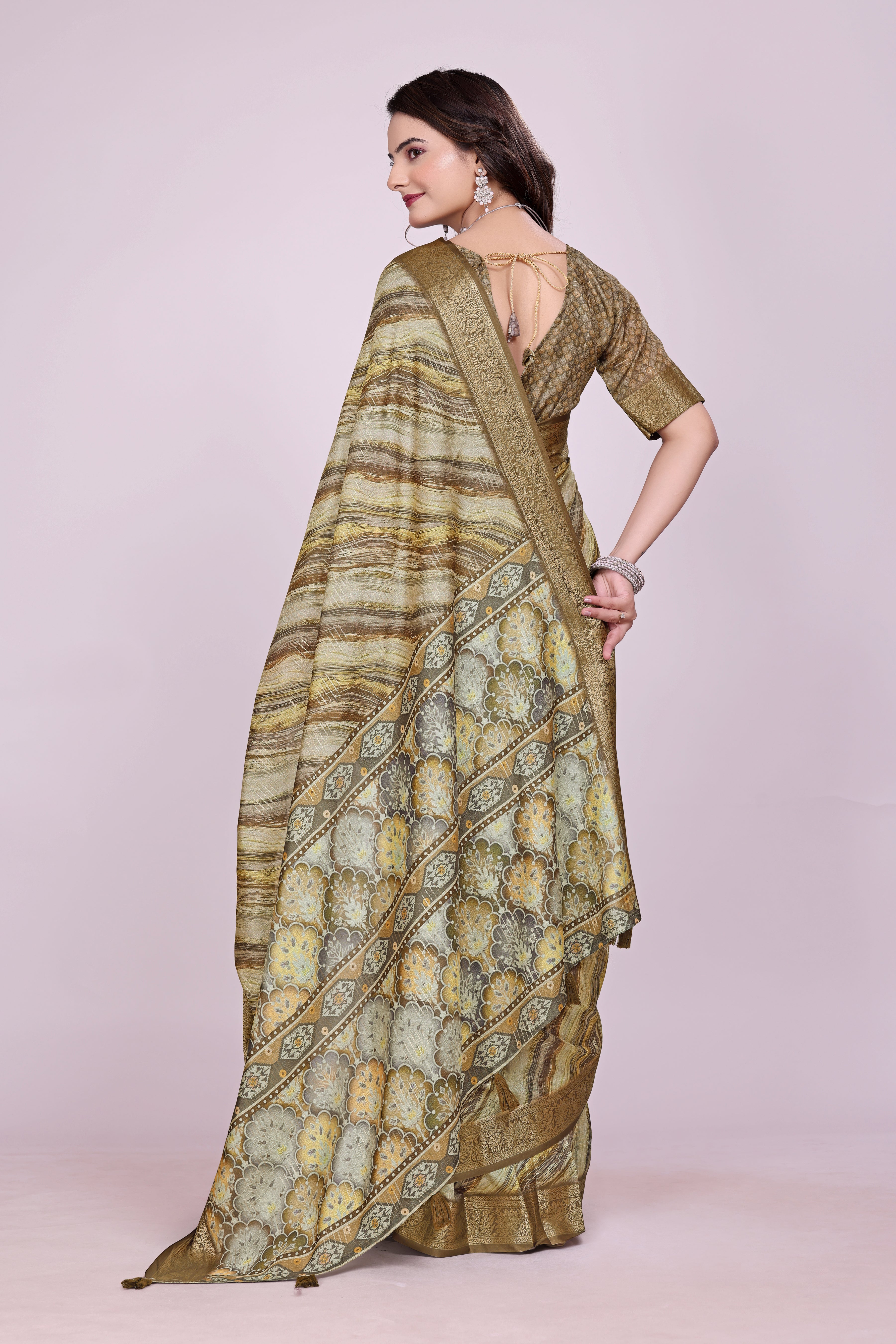 Karishma Mehandi Self Jacquard Silk Saree