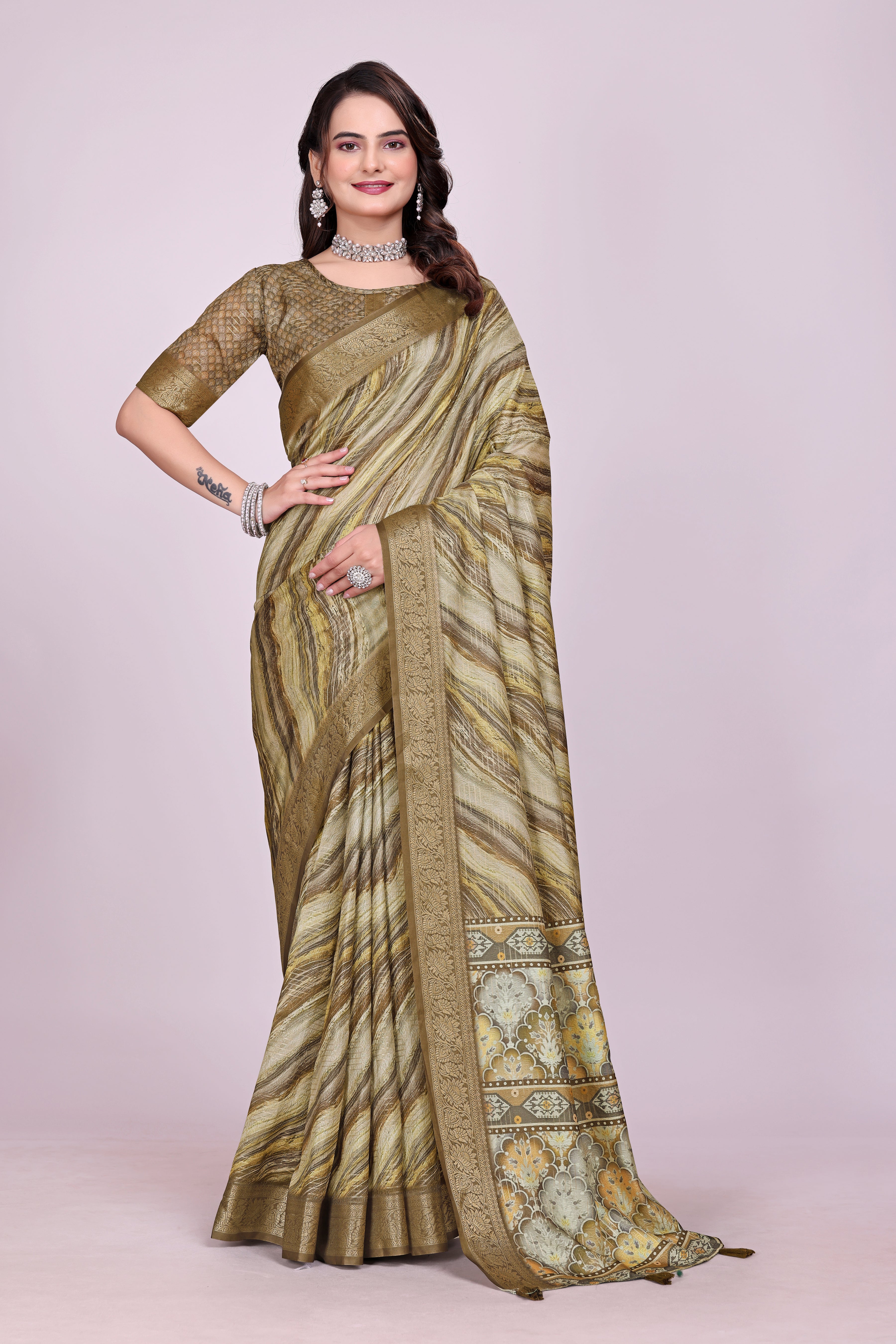 Karishma Mehandi Self Jacquard Silk Saree