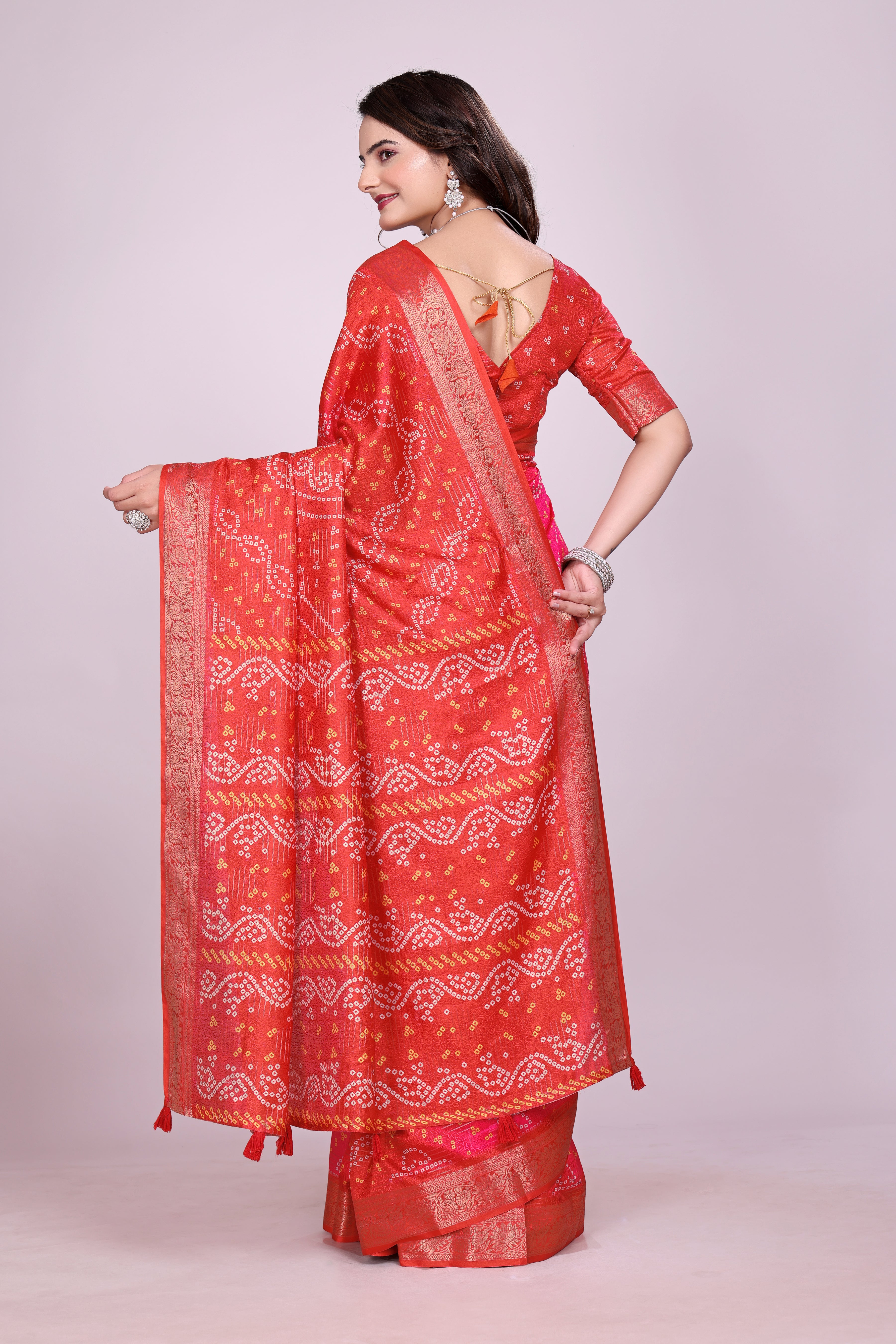 Karishma Orangish bandhani Self Jacquard Silk Saree