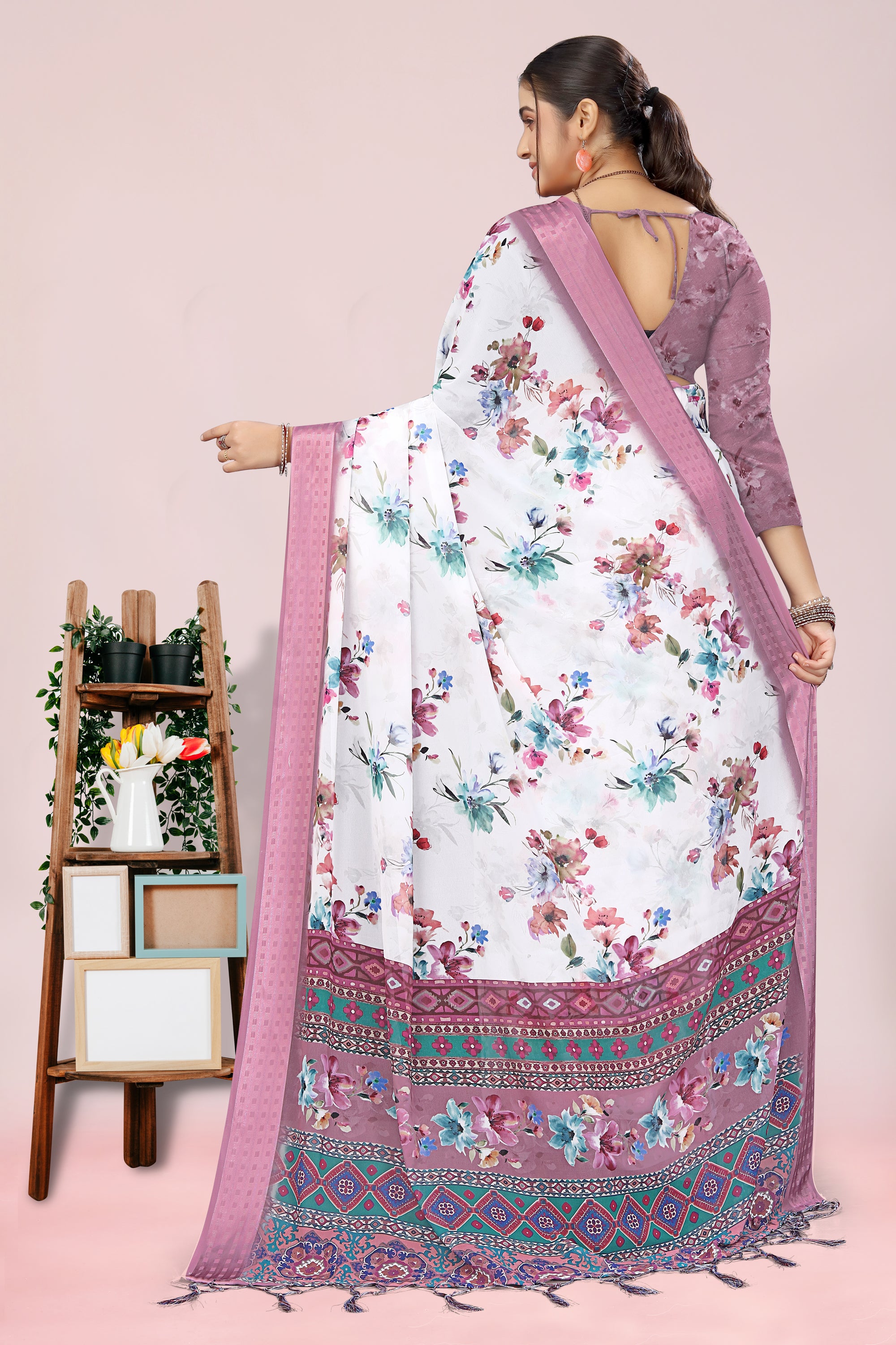 Nithi Pinkish White Weightless Saree