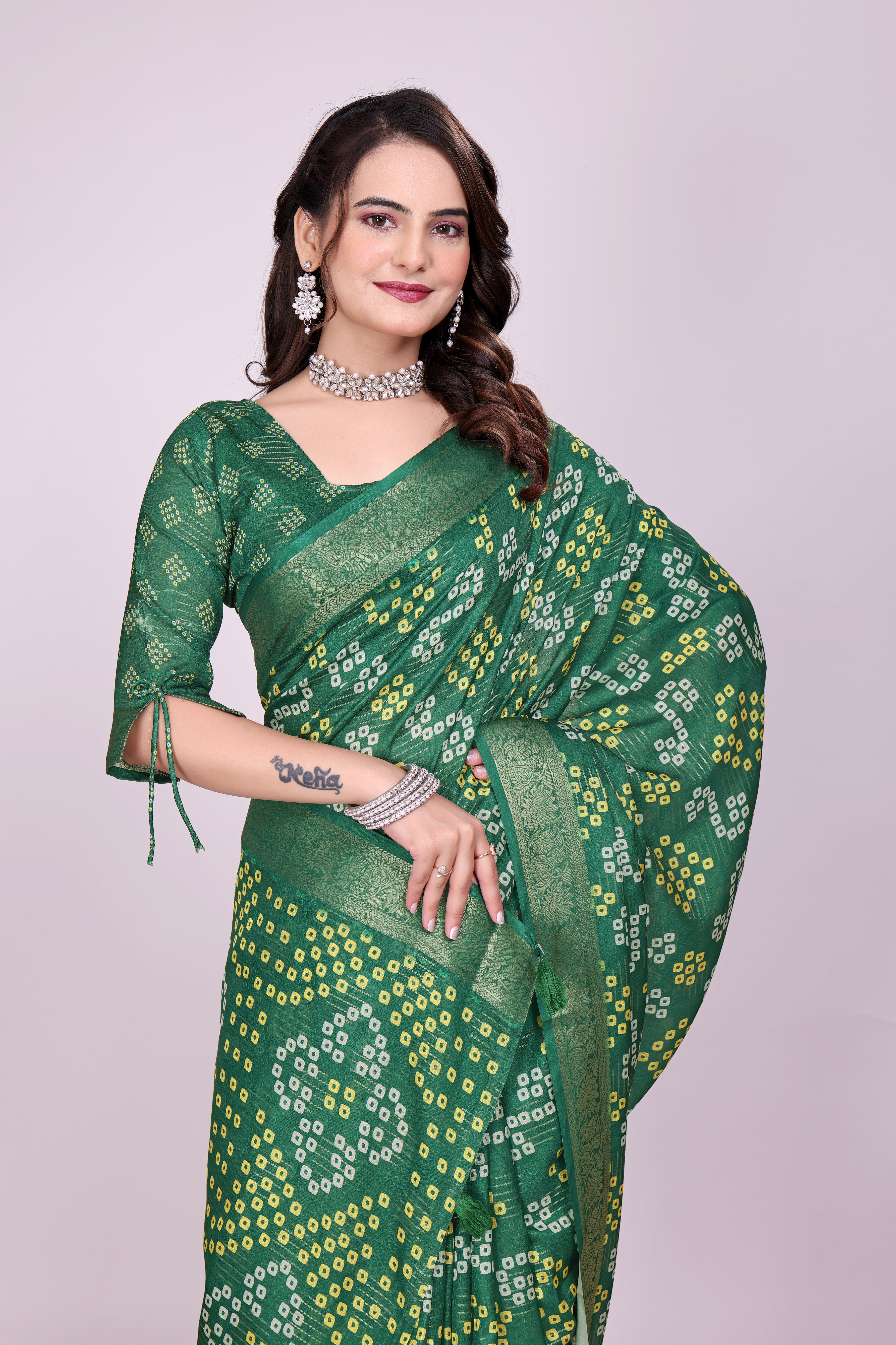 Karishma Bandhani Self Jacquard Silk Saree