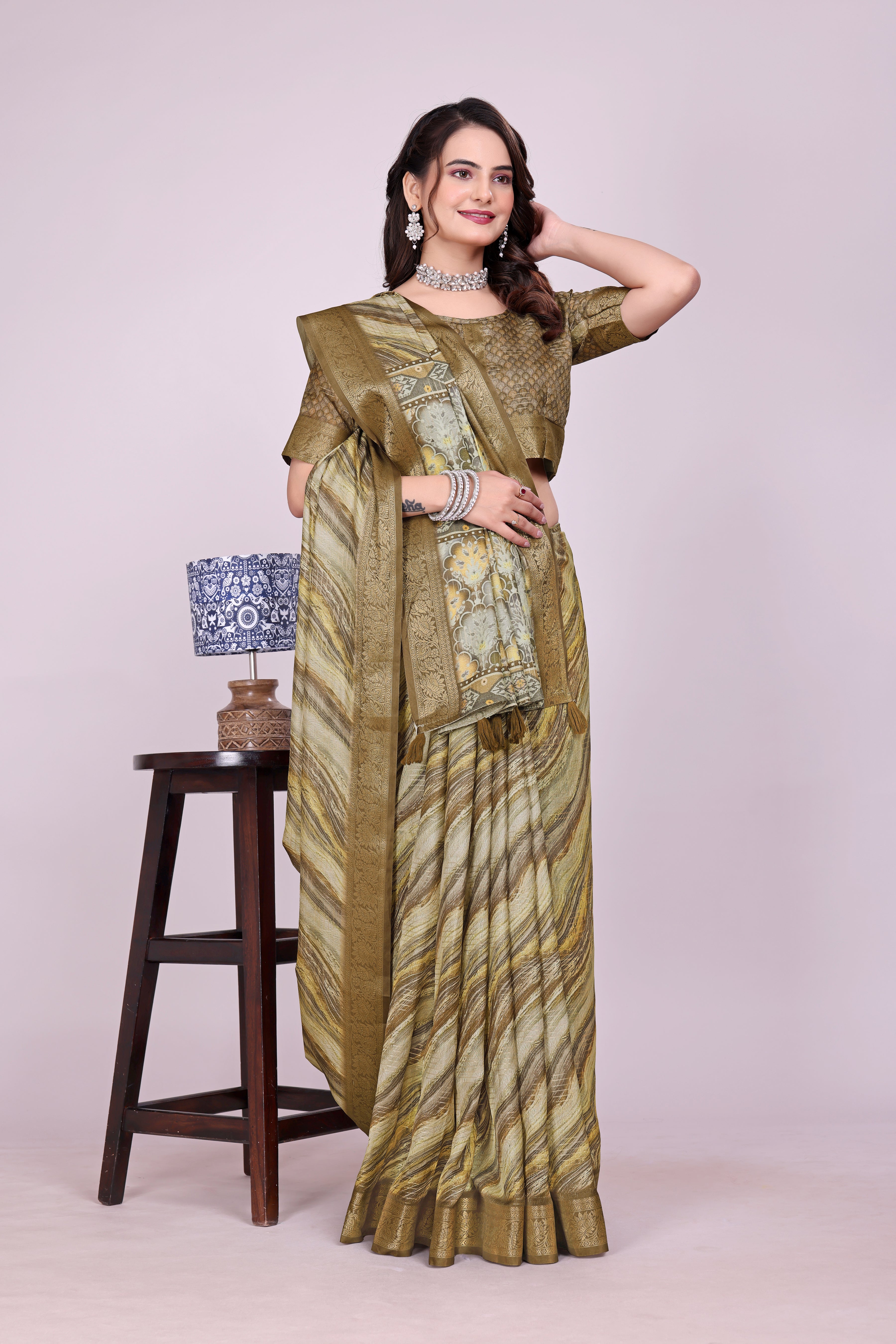Karishma Mehandi Self Jacquard Silk Saree